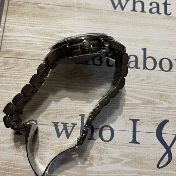 Watch - Picture 8 of 9